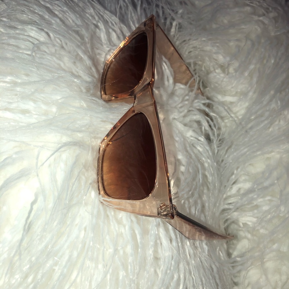 Cat eye sunglasses